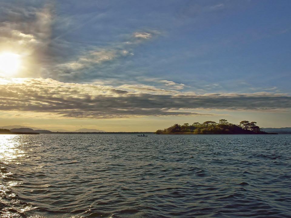 Atardecer sobre el Río Dulce