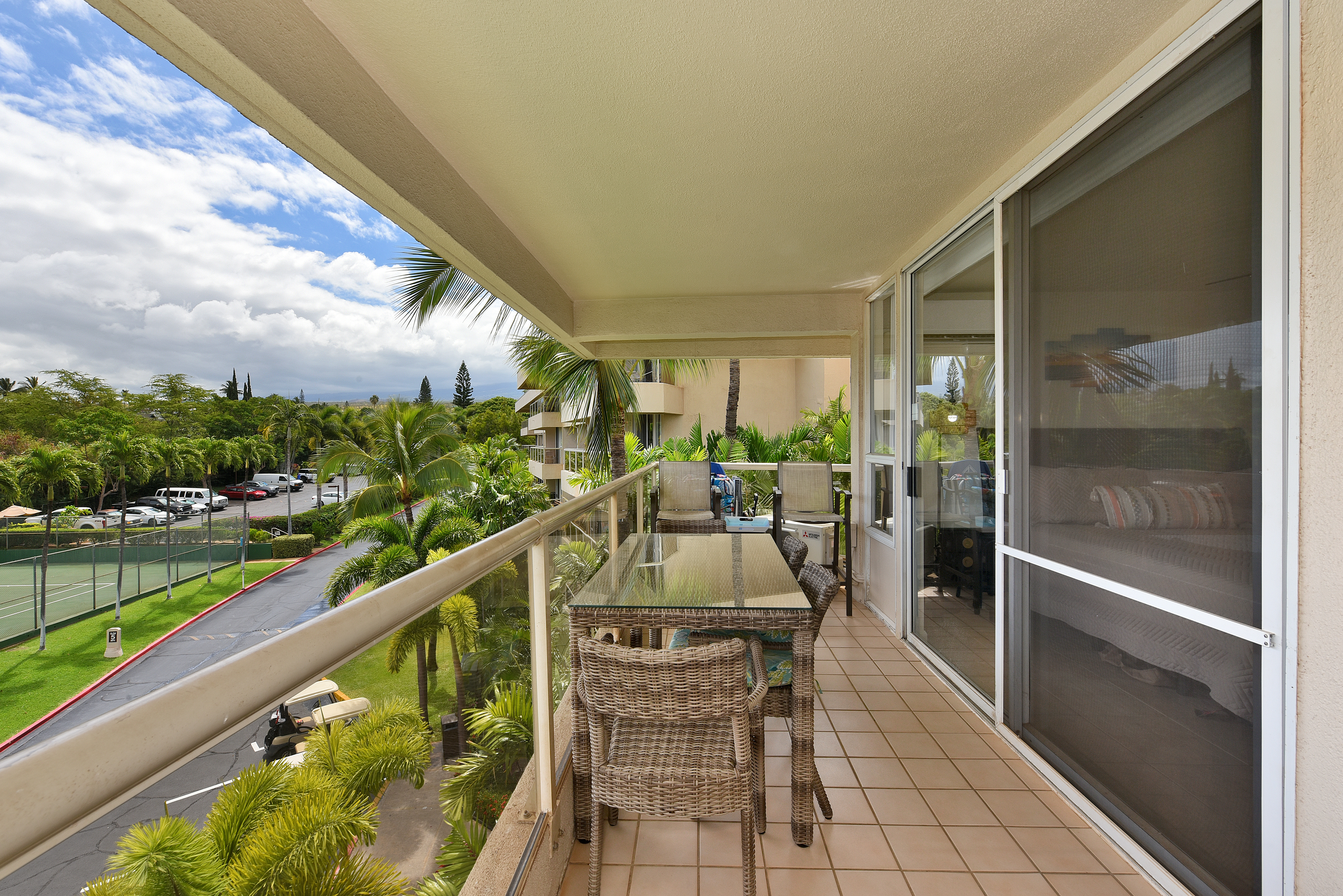 Working from the main lanai at P410