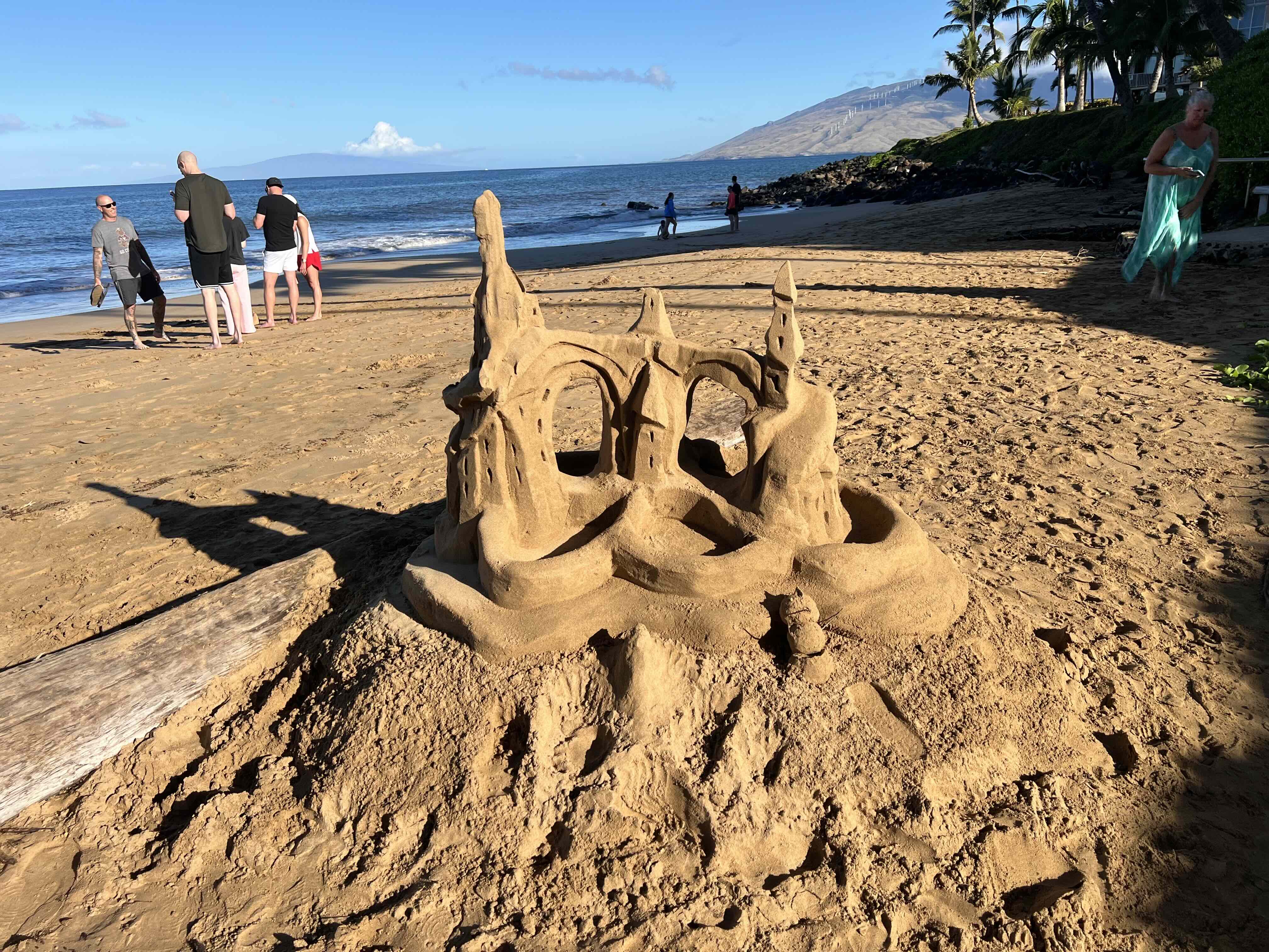 Overpass sand sculpture — close view