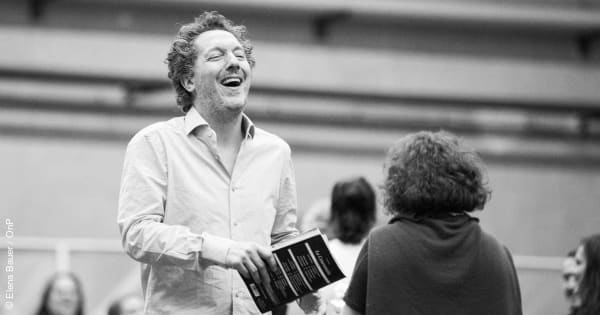 Get Wallpaper Guillaume Gallienne Directs La Cenerentola Opera National De Paris For Android