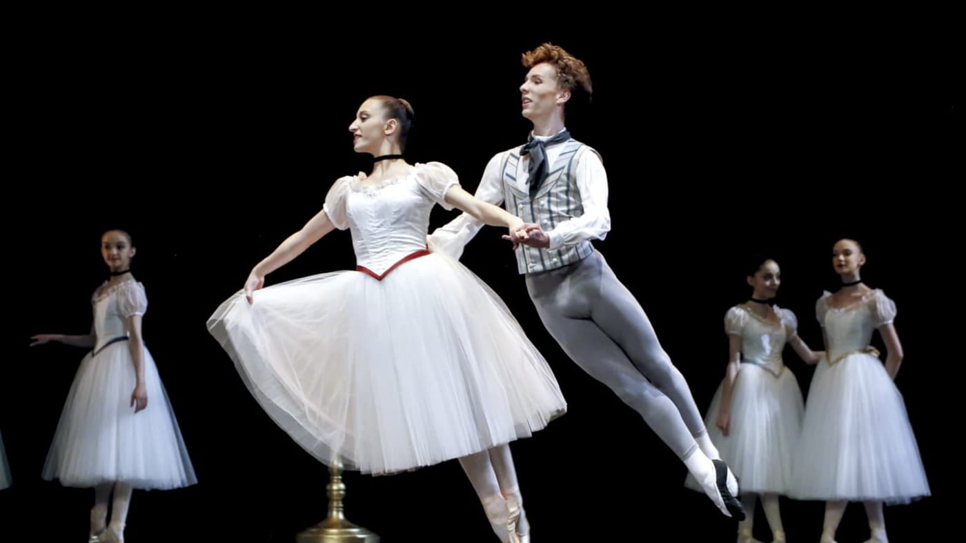 Goed opgeleid bevind zich Pikken Paris Opera Ballet School Production - Opéra national de Paris