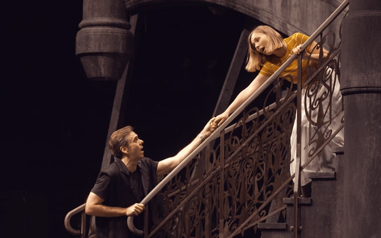 Romeo and Juliet : “a smashing entrance into the world of adults”