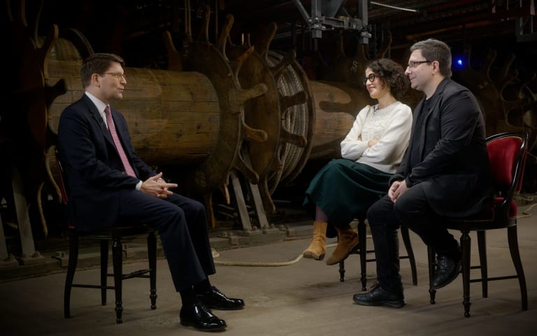 Les Grands Entretiens - Mirror of our sorrows