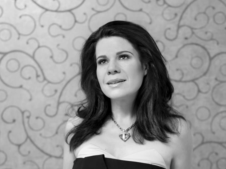 Ana María Martínez