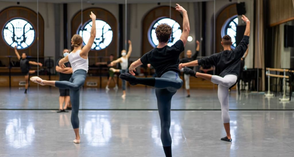 Assistez à un cours de danse du Ballet de l’Opéra de Paris Ballet
