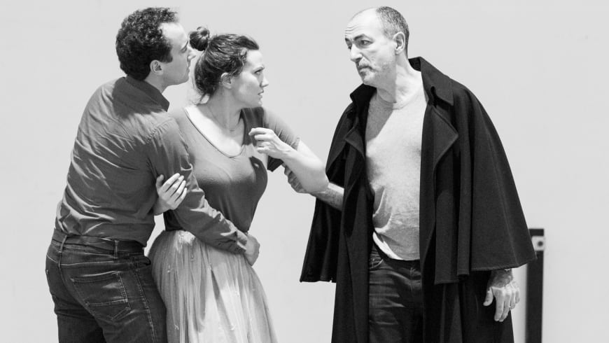 Cyrille Dubois (Rubempré), Julie Fuchs (Esther) et Laurent Naouri (Carlos Herrera) en répétition 