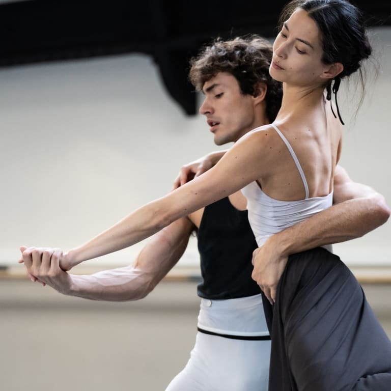 Agrandir l'image Roméo et Juliette en répétition (saison 25/26) - Hannah O'Neill, Milo Avêque 