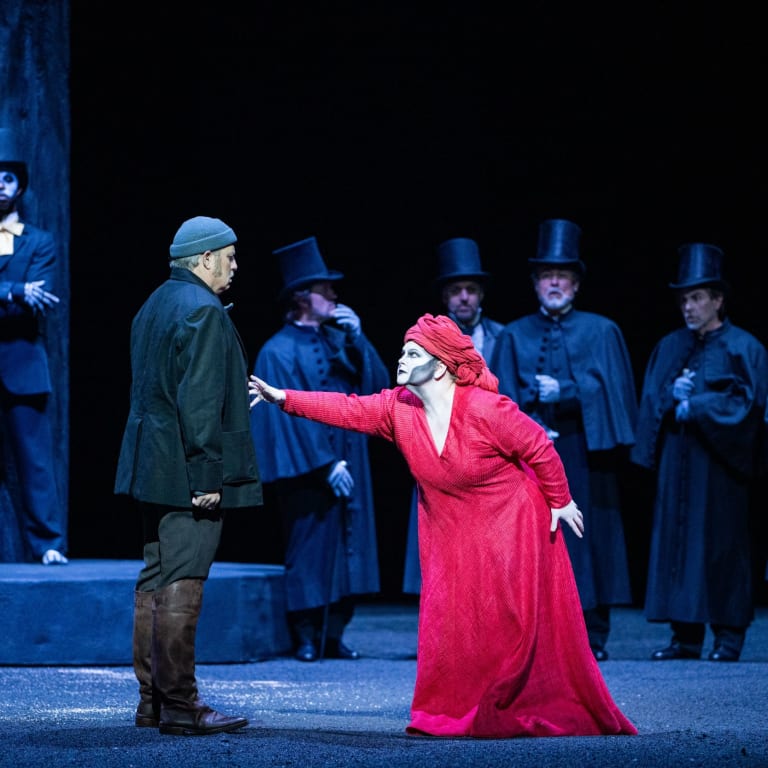 Zoom the image Un bal masqué (saison 25/26)