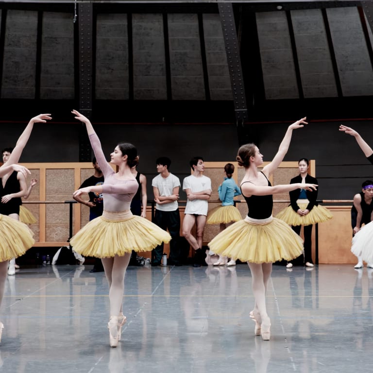 Agrandir l'image La Belle au bois dormant en répétitions (saison 24/25) - India Shackel, Laure Ravera, Natalie Henry, Yeeun Lee