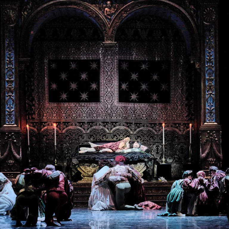 Zoom the image Roméo et Juliette (saion 20/21) - Sae Eun Park (Juliette) et Paul Marque (Roméo)