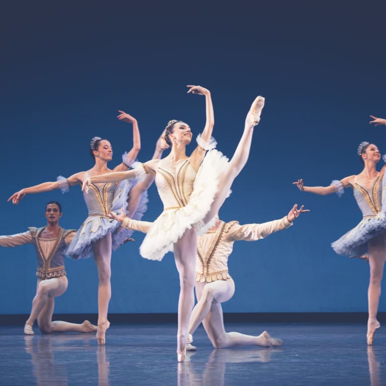 Agrandir l'image Thème et variations de George Balanchine - Bleuenn Battistoni