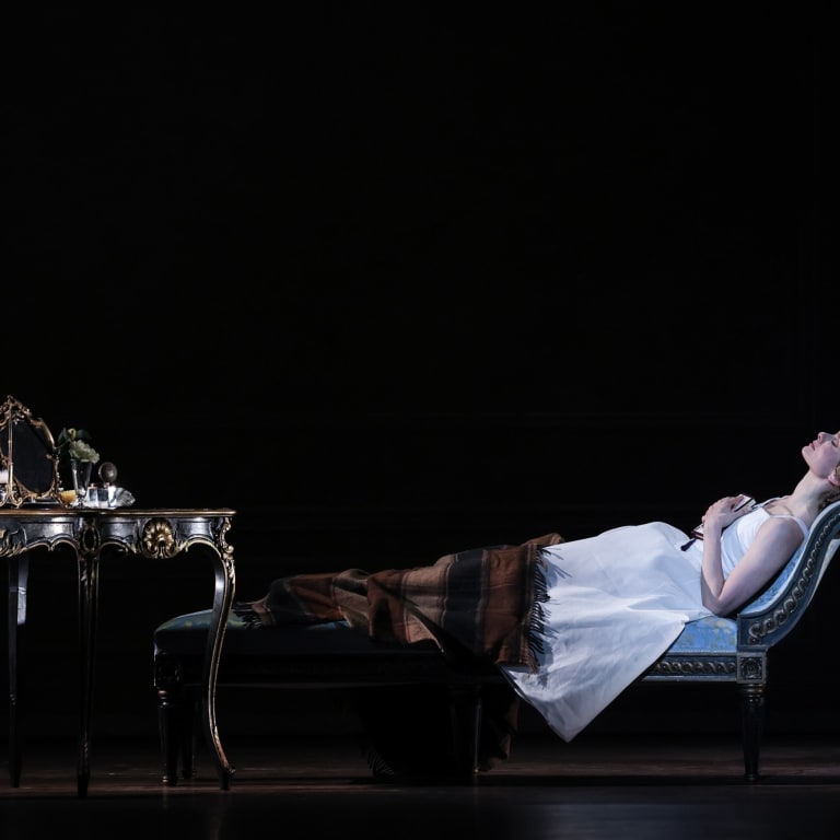 Zoom the image La Dame aux camélias (saison 25/26) - Léonore Baulac