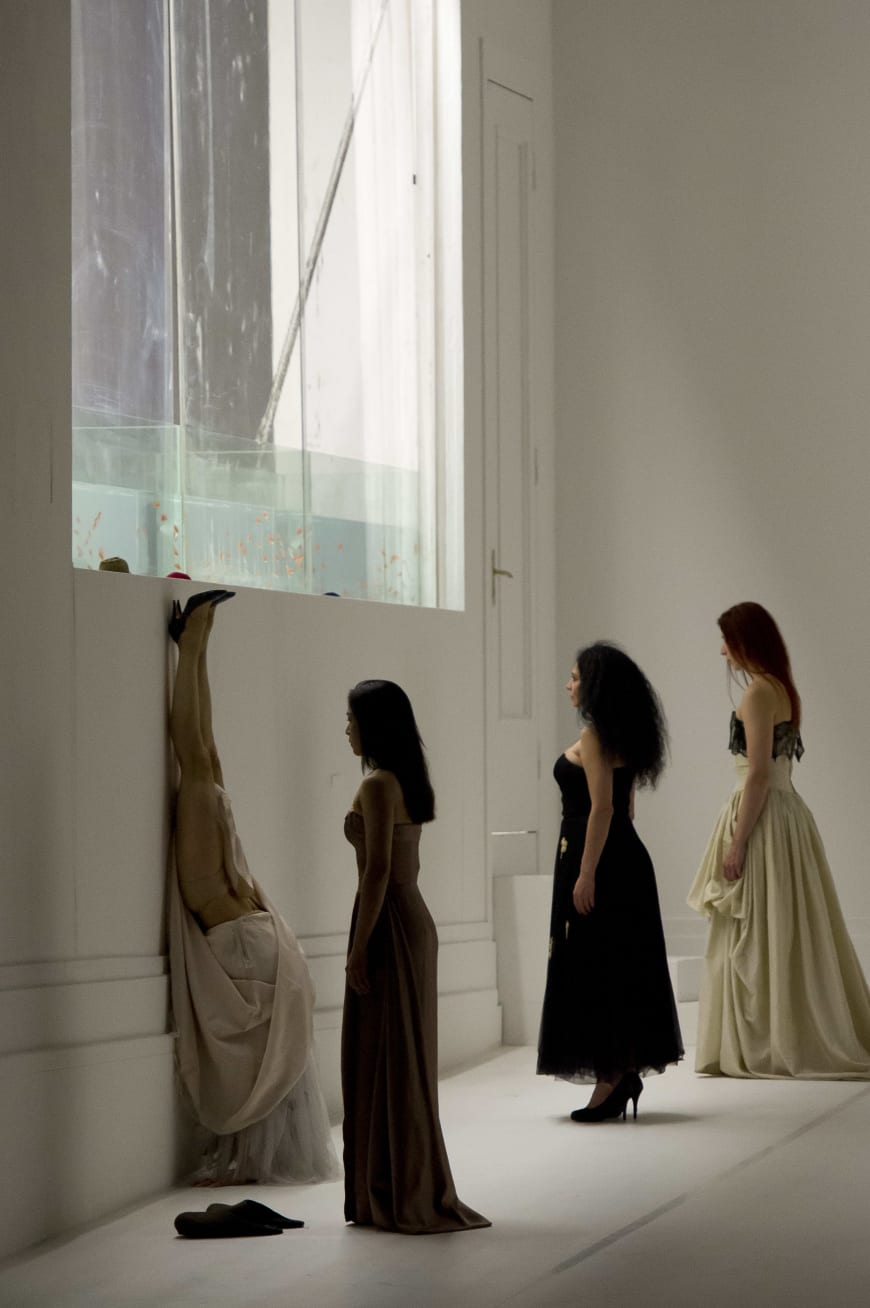 Two Cigarettes in the Dark à l’Opéra de Paris, par le Tanztheater Wuppertal, 2014