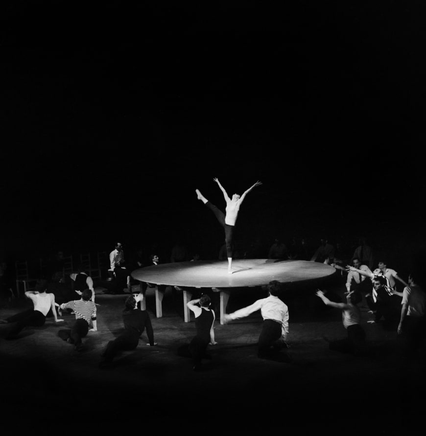Duska Sifnios, lors de la création de Boléro en mai 1961, Théâtre des Nations