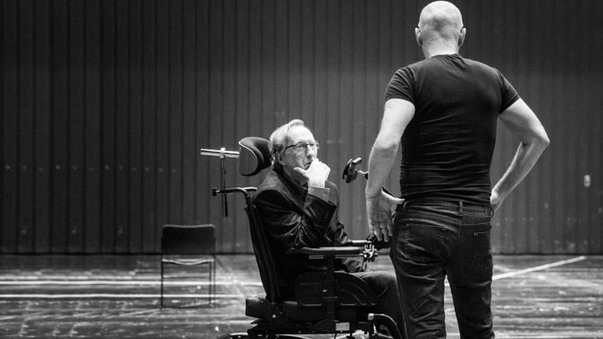 Dominique Mercy (Stephen Hawking), Alvis Hermanis (mise en scène)