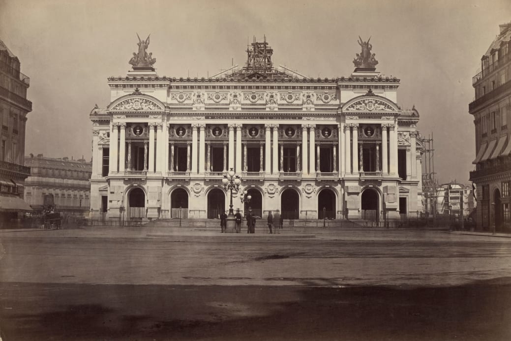 Construction site of the Opéra Garnier. Main facade, 1867.