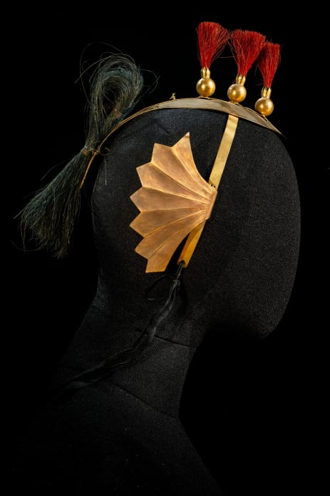 Headdress for ‘Yedda’ by Arnold Mortier