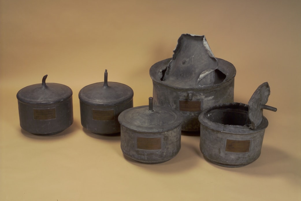 The Opera urns: the five urns, deposits from December 24, 1907, and June 13, 1912 (donated by Alfred Clark, president of the French Gramophone Company)