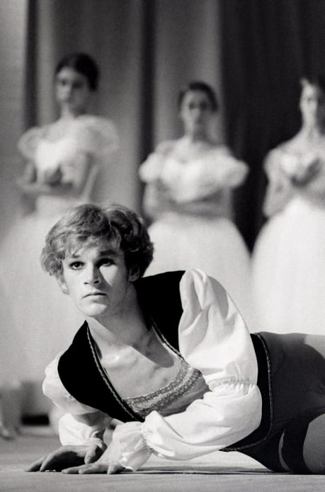 Patrick Dupond dans Le Lac des cygnes de Vladimir Bourmeister