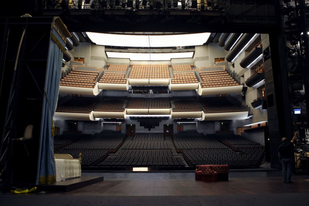 Bastille Opera, main hall - Capacity: 2 173 seats  