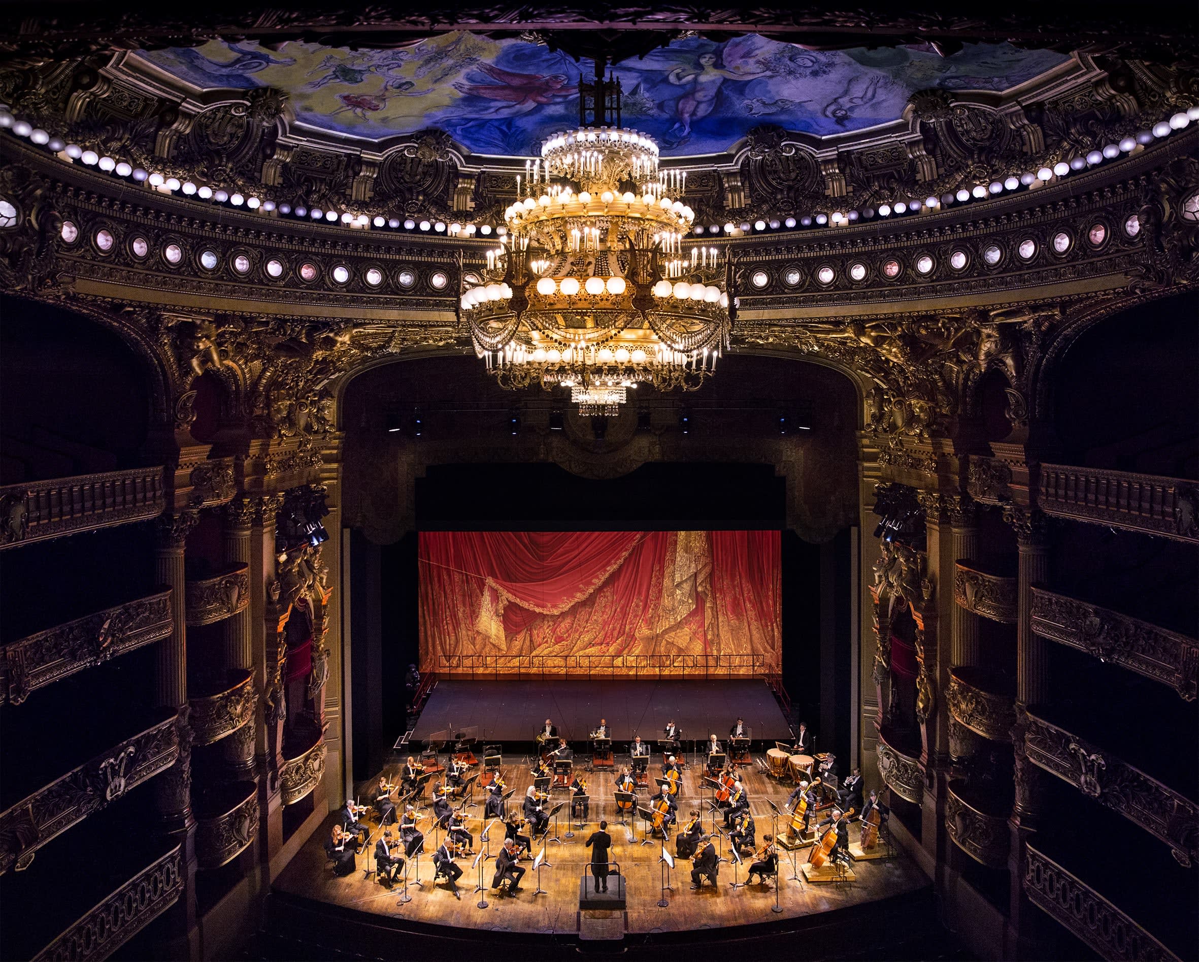 Les opera. Opera Garnier Paris. Опера Дон Паскуале опера Гарнье. Опера Гарнье внутри. Опера Аида Opéra National de Paris.