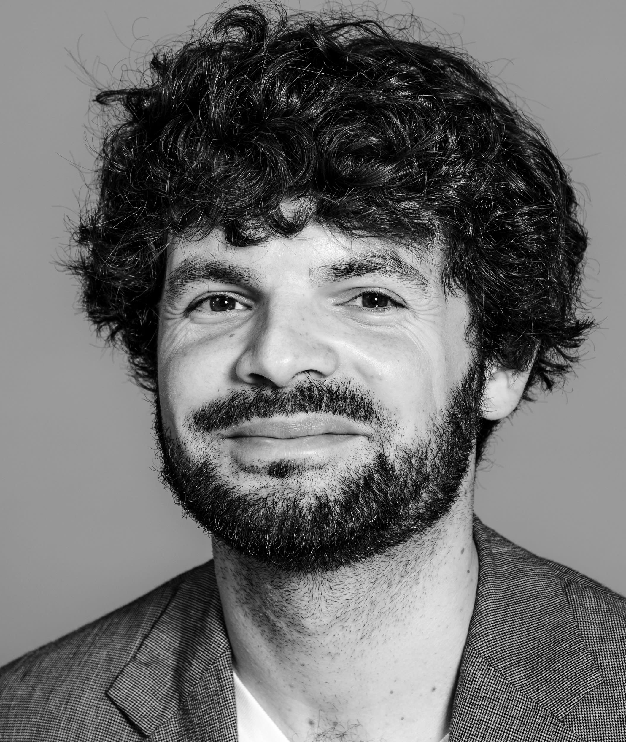 simon-hatab-paris-opera-play