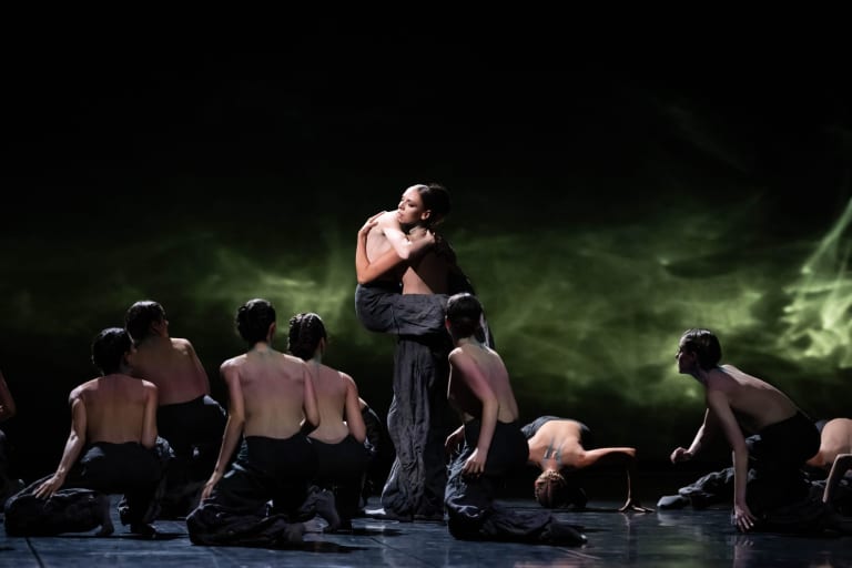 _Z9Z0010_THE SEASONS' CANON_Crystal Pite_Roxane Stojanov (c) Julien Benhamou OnP