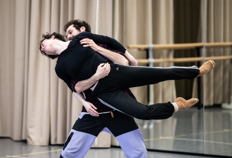 _Z9Z1089_DANSEURS CHOREGRAPHES_Folamour de Yvon Demol avec Julien Guillemard et Juliette Hilaire (c) Julien Benhaou OnP