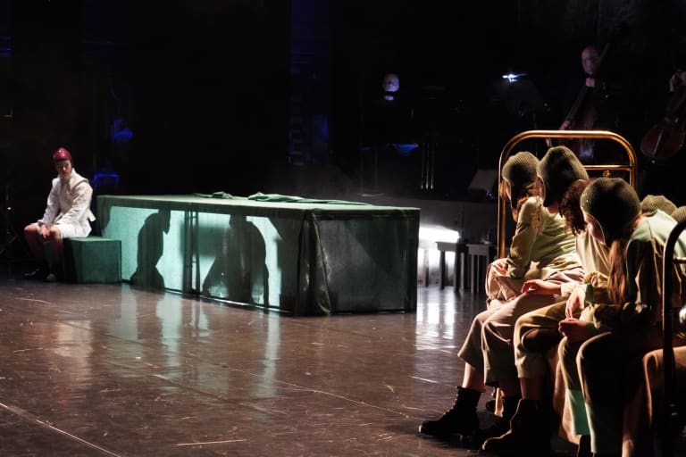 MARTIN SQUELETTE25_TJP040©CREA_Claude Bajonco