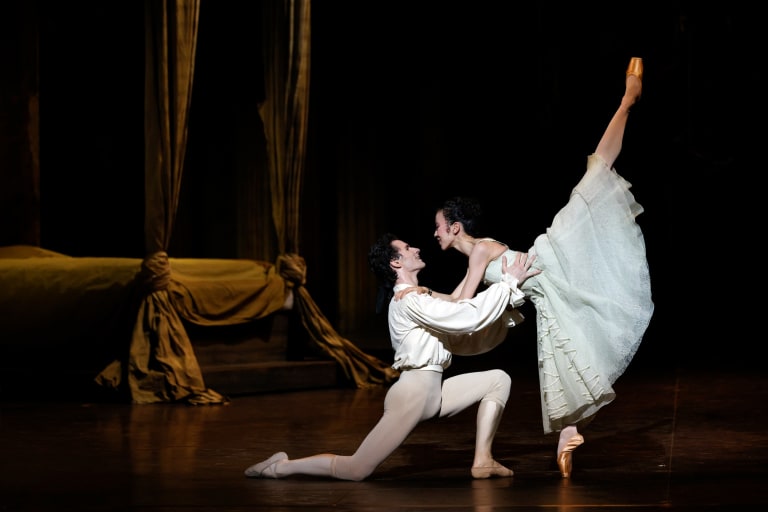 2023 06-HIST-©Loboff-2045_HISTOIRE MANON_Kenneth MacMillan_Sae Eun Park Paul Marque (c) Svetlana Loboff OnP