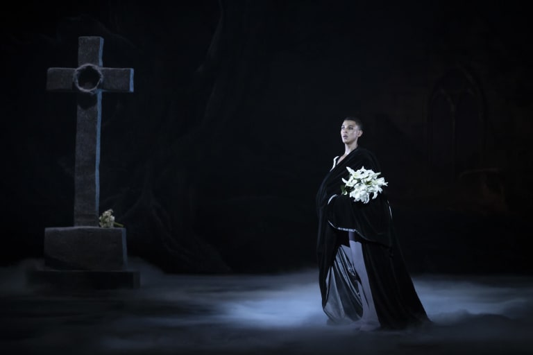 _Z9Z6288_GISELLE_Coralli Perrot_Guilaume Diop(c) Julien Benhamou OnP