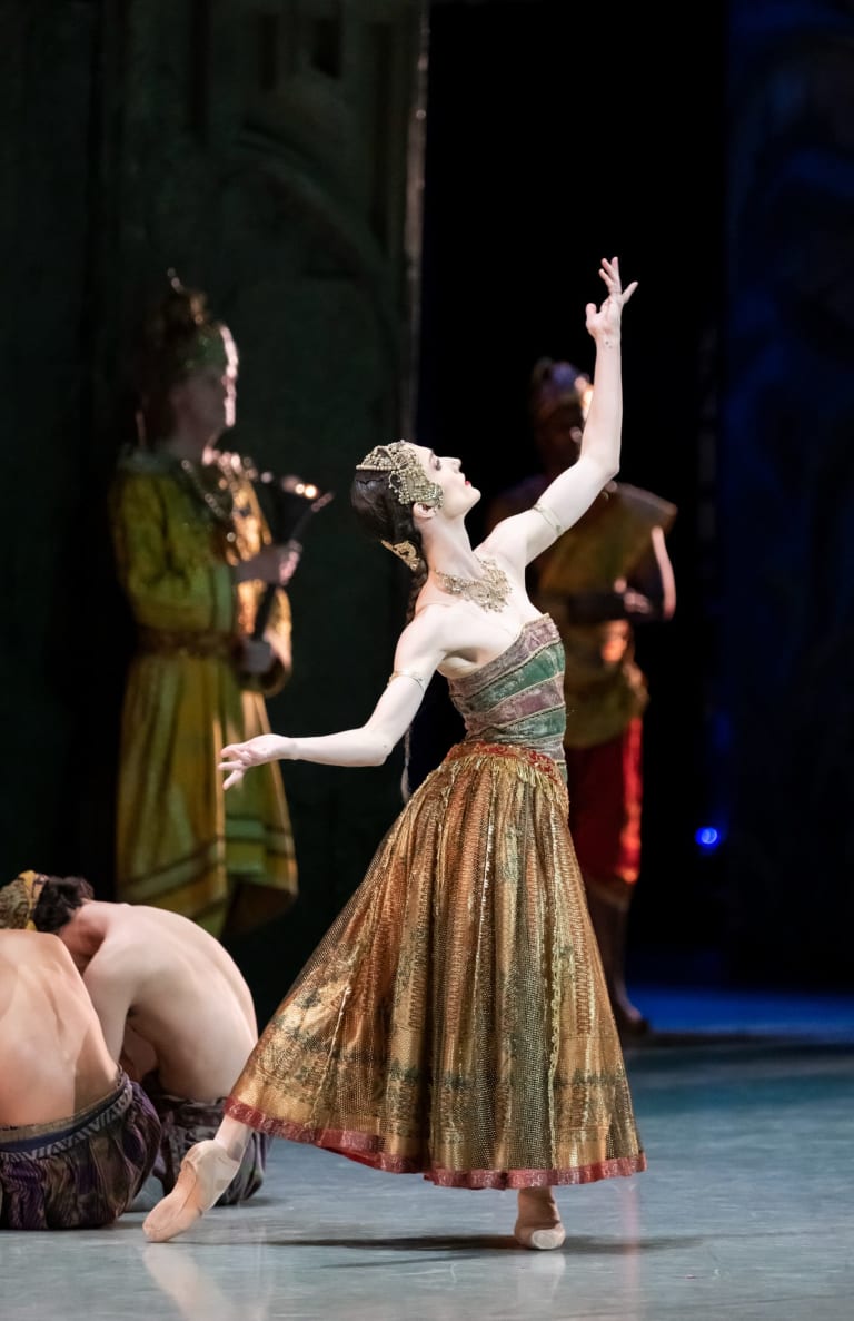 1_DSC4831_BAYADERE_NOUREEV_Dorothée Gilbert (Nikiya) (c) Julien Benhamou OnP