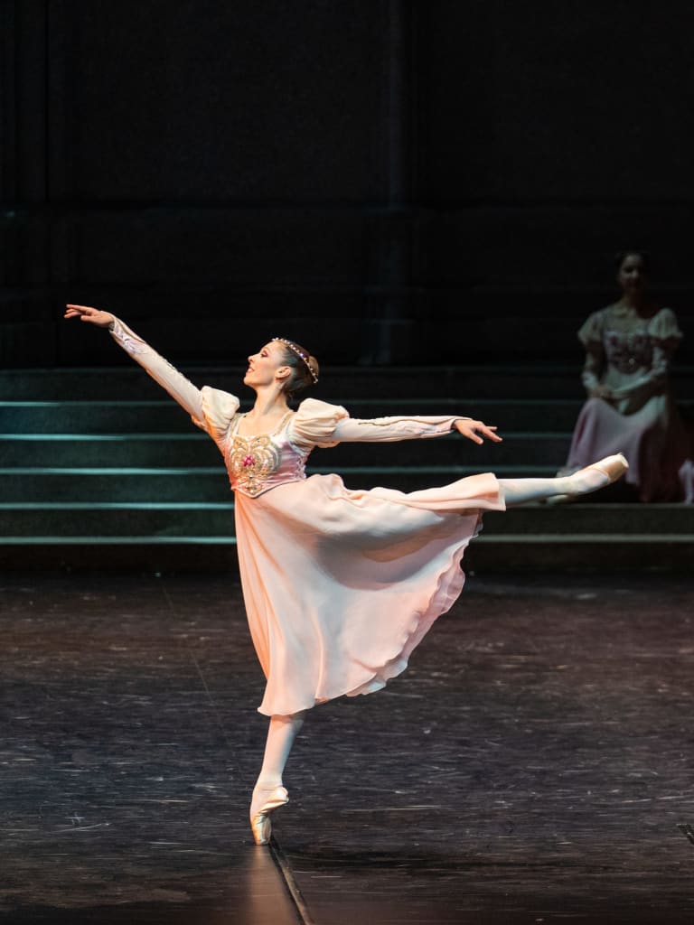 2223LAC_YKellerman_1208_G0068_LAC DES CYGNES_Rudolf Noureev_Roxane Stojanov c) Yonathan Kellerman OnP