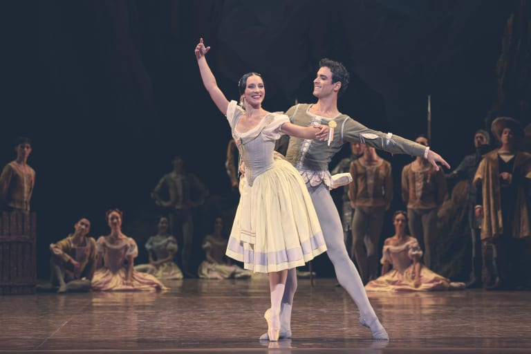 MHB_4810_GISELLE_CORALLI PERROT_Marine Ganio Andrea Sarri (c) Maria-Helena Buckley OnP