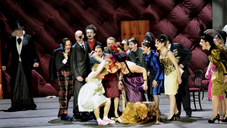 Yvonne, Princesse de Bourgogne - 6