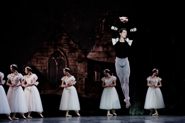 2122-116_GISELLE_Jean CORALLI Jules PERROT_ Mathieu Ganio (Albrecht) (c) Agathe Poupeney OnP