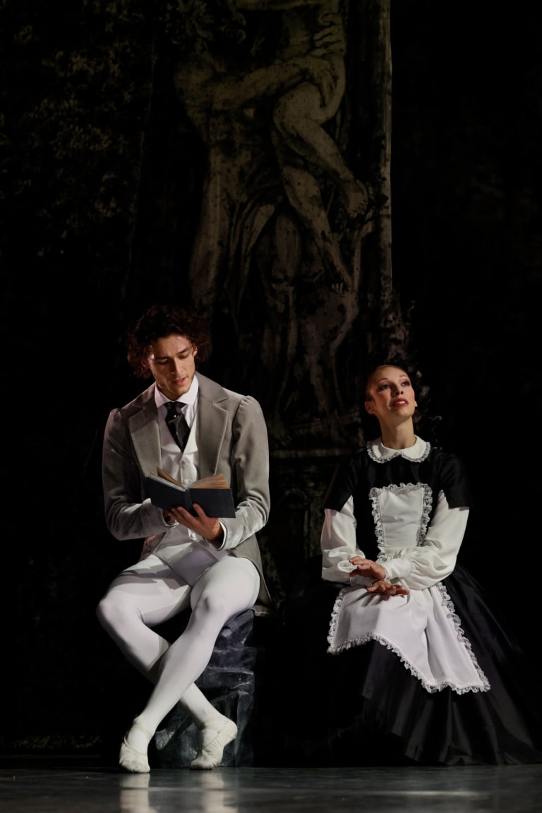 LE ROUGE ET LE NOIR 2