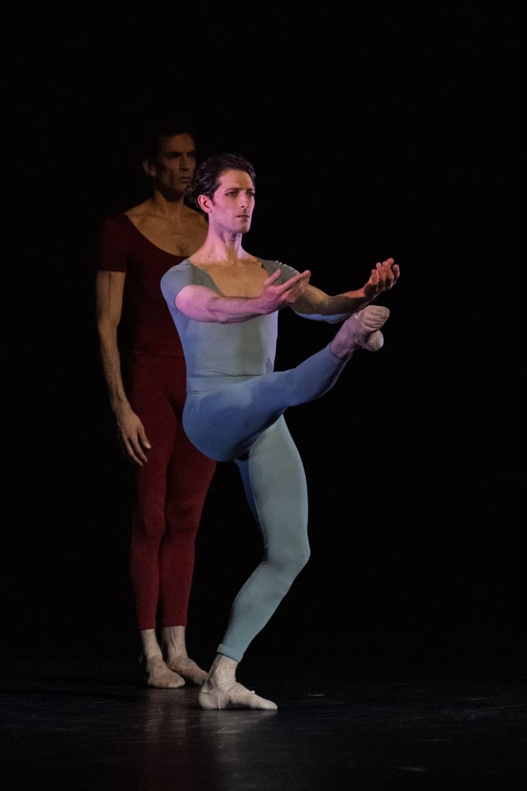 2223BEJART_0510_0151_CHANT COMPAGNON_Maurice Béjart_Mathieu Ganio Audric Bezard (c) Yonathan Kellerman OnP