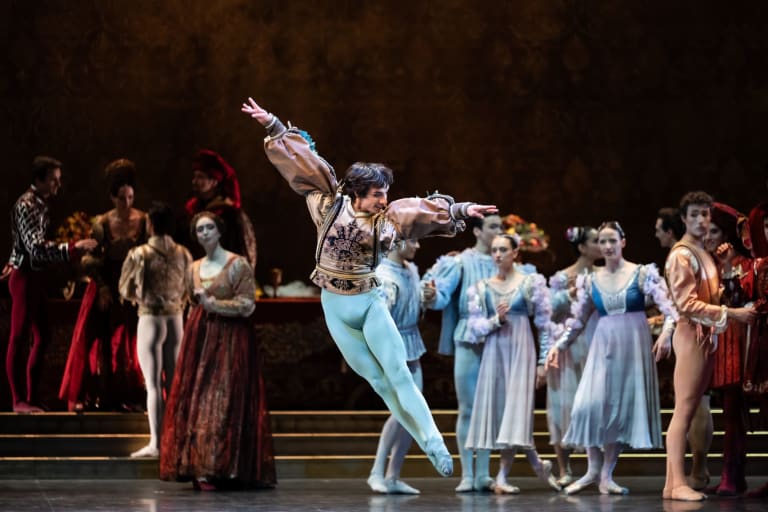 Z63_8702_Roméo et Juliette_Noureev_F Mura (c) Julien Benhamou OnP