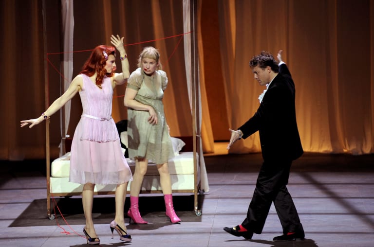 Yvonne, Princesse de Bourgogne - 3