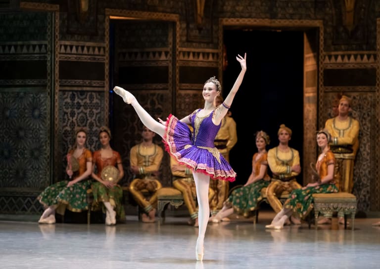 7_DSC8525_BAYADERE_NOUREEV_Bianca Scudamore (Gamzatti) (c) Julien Benhamou OnP