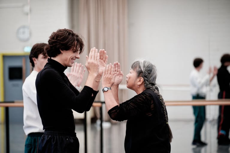 250203-BONP-MatsEk002_1_APPARTEMENT_Mats Ek_Germain Louvet Mariko Aoyama (c) Agathe Poupeney OnP