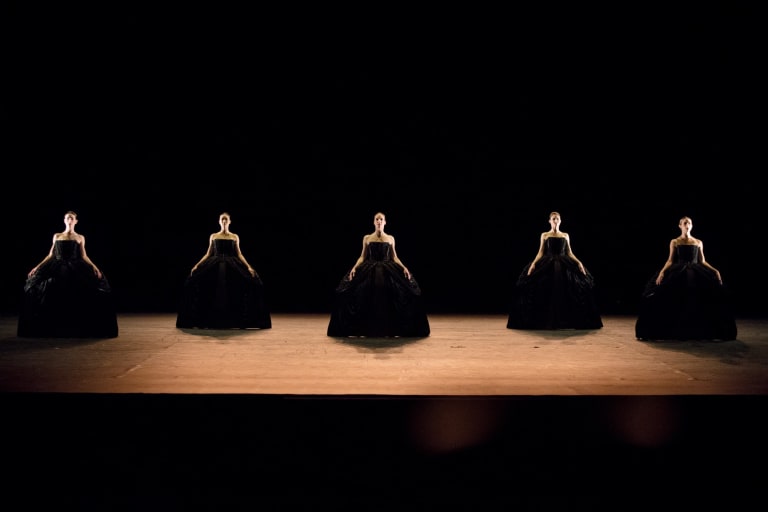 ann-ray-jiri-kylian-AP-1550_PETITE MORT_J Kylian_ A Catonnet H Kang V Colasante C de Bellefon J Visocchi (c) ann ray OnP