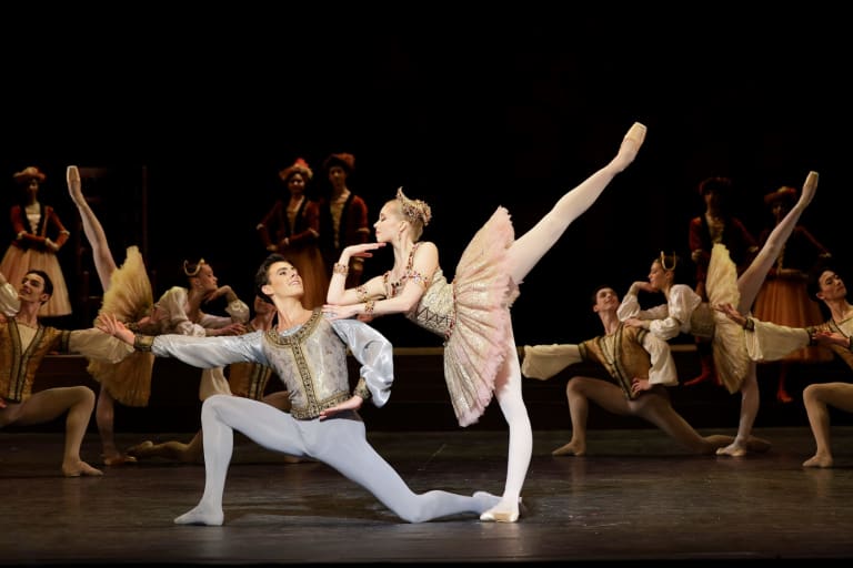 2023 04-EdD-Raymonda-©Loboff--077_RAYMONDA (Acte III)_Rudolf Noureev (c) Svetlana Loboff OnP