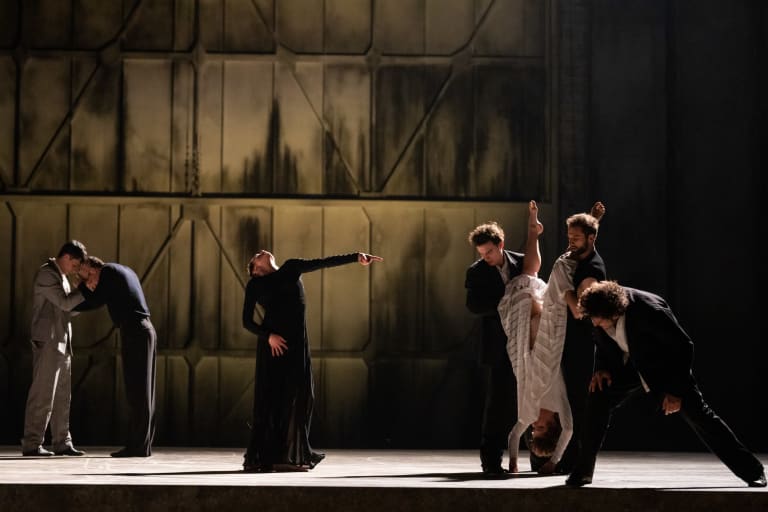 PIT2223_YKellerman_0316_GEN.1858_PIT_Bobbi Jene Smith Or Schraiber_Héloïse Jocqeuviel au centre (c) Yonathan Kellerman OnP