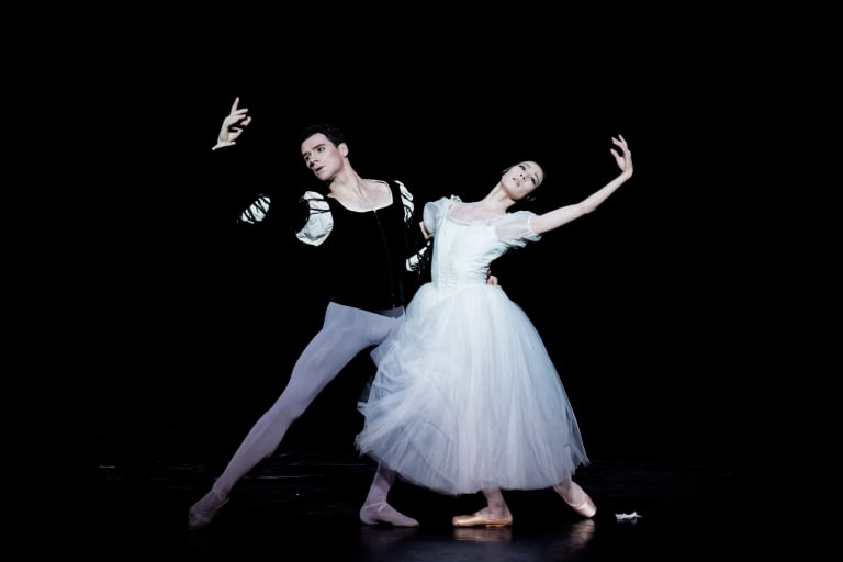 220706-Gis-406_GISELLE_CORALLI-PERROT_Sae Eun Park (Giselle) Paul Marque (Albrecht) (c) Agathe Poupeney OnP