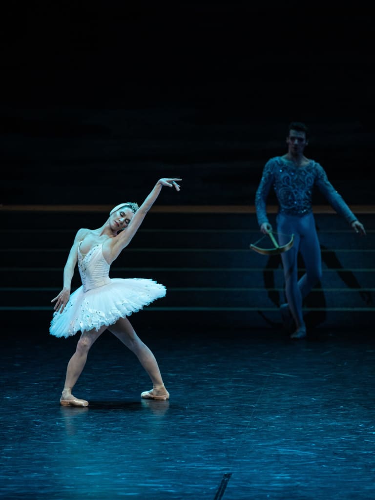 2223LAC_YKellerman_1208_G0201_LAC DES CYGNES_Rudolf Noureev_Valentine Colasante (c) Yonathan Kellerman OnP