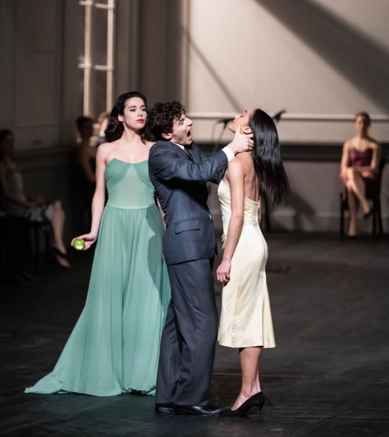 _DSC4664_KONTAKTHOF Une pièce de Pina Bausch_Héloïse Jocqueviel Loup Marcault-Derouard Letizia Galloni (c) Julien Benhamou OnP