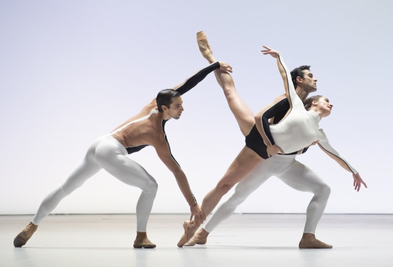 25112603-08BF_ANIMA ANIMUS_David Dawson_Marc Moreau, Valentine Colasante, Andrea Sarri © Benoîte FantonOnP