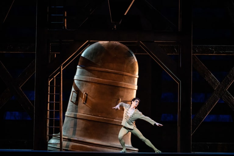 Stephane-Bullion-Quasimodo-NotreDamedeParis_--c--Julien-Benhamou-OnP1117